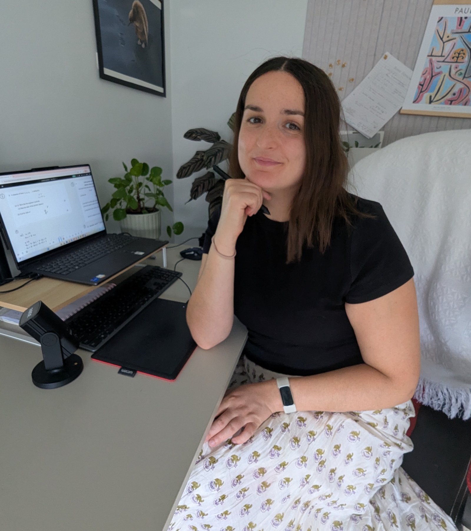 Amy planning a personalised maths lesson at her desk